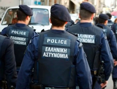 Σύλληψη 6 ατόμων και λουκέτο σε κατάστημα παράνομου τζόγου στην Κυψέλη (φωτό)